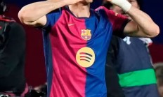 米兰体育地址-巴塞罗那球星受伤退出赛场，影响球队战术调整