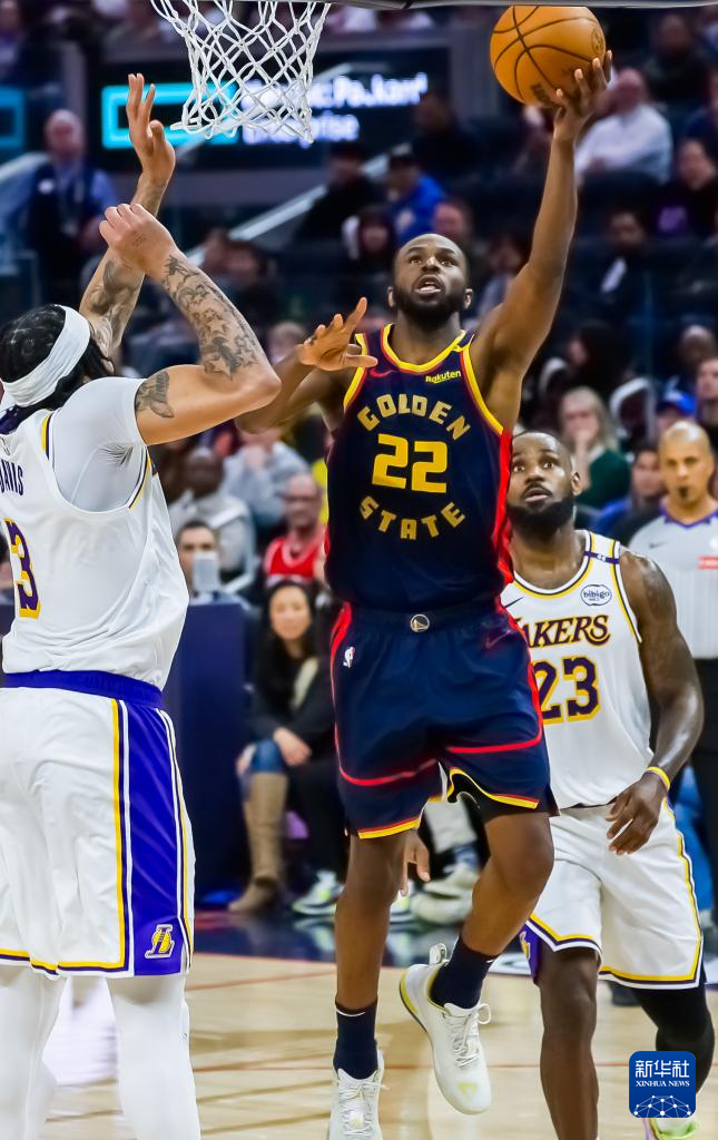 包含勇士不敌湖人，遭遇三连败的词条