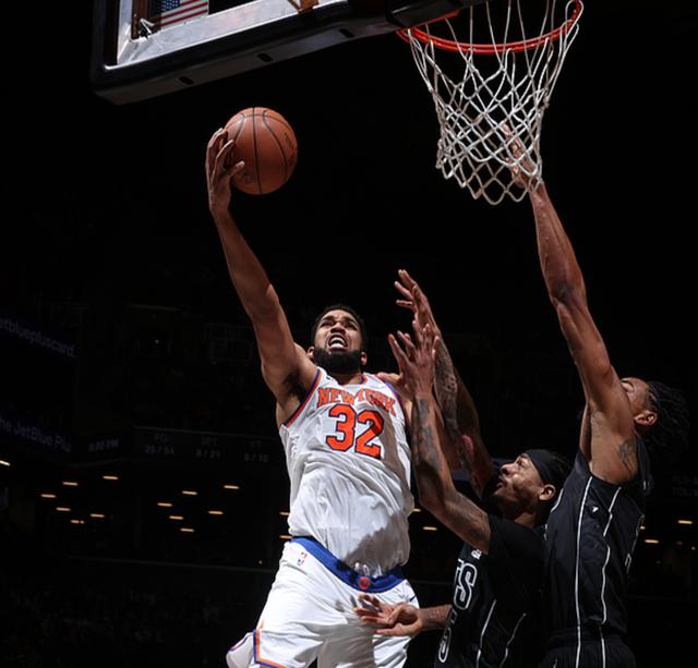 尼克斯主场击败篮网，老将展现实力的简单介绍