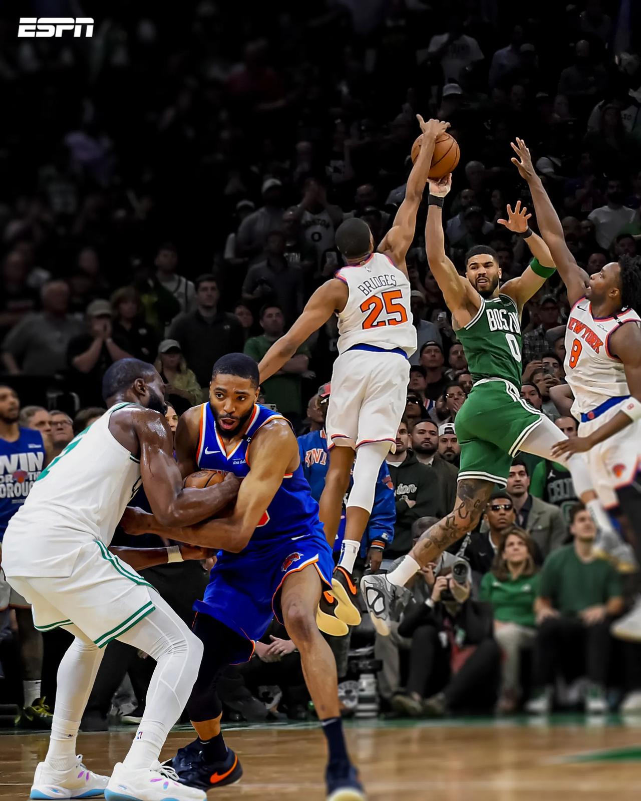 独行侠胜湖人,小唐斯发挥抢眼 独行侠胜湖人,小唐斯发挥抢眼