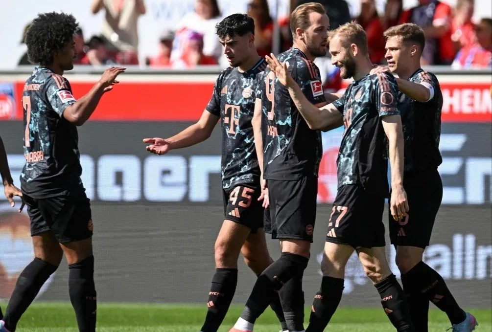 包含巴黎客场胜拜仁,小组头名一锤定音的词条 包含巴黎客场胜拜仁,小组头名一锤定音的词条