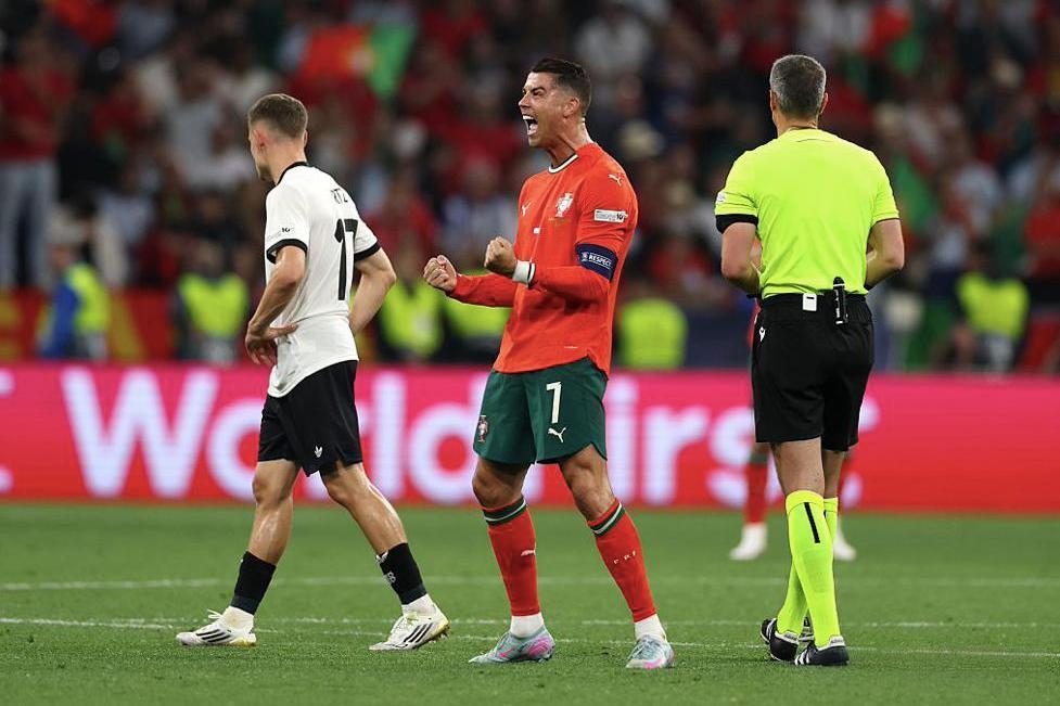 包含葡萄牙队成功逆转,击败瑞典队晋级四强的词条 包含葡萄牙队成功逆转,击败瑞典队晋级四强的词条