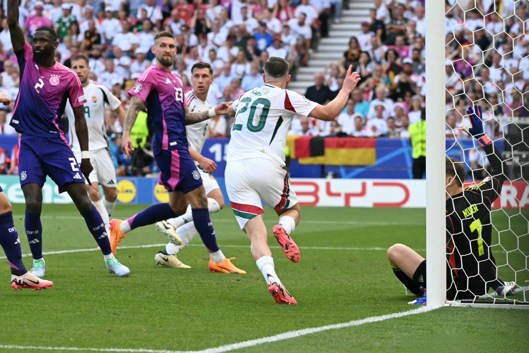 波尔多队在法国联赛中连胜两场领跑