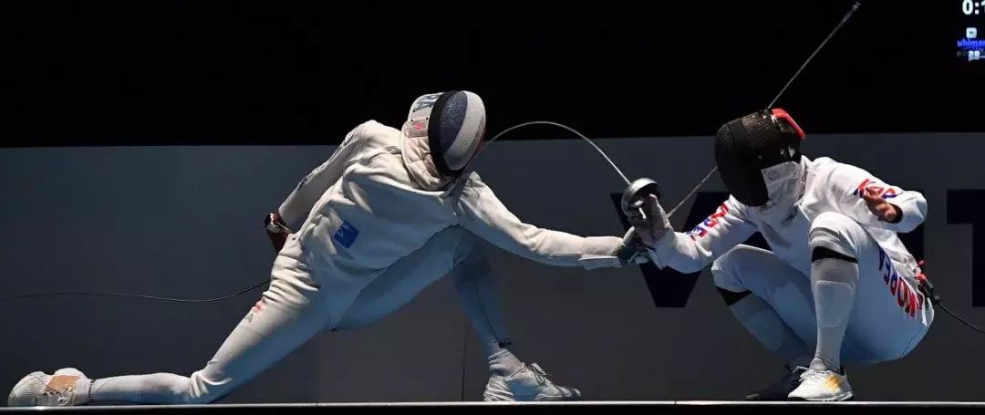 韩国击剑选手再次实现逆袭，笑纳冠军