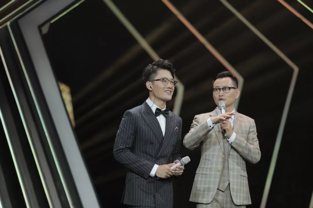 竞技对决中谁将脱颖而出备受关注